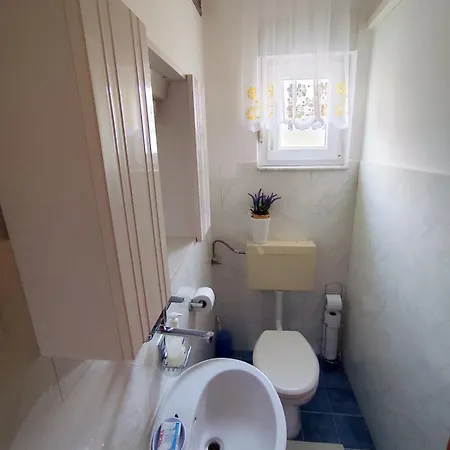 Adriahouse Apartman *